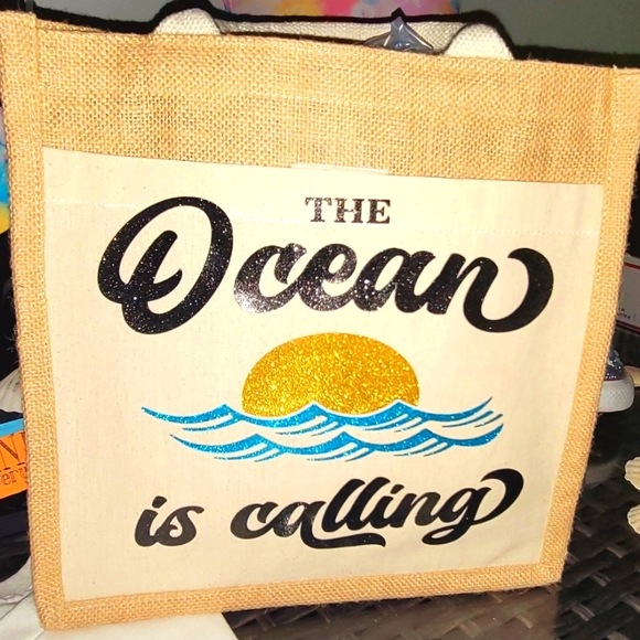 unknown Handbags - Beach tote bag